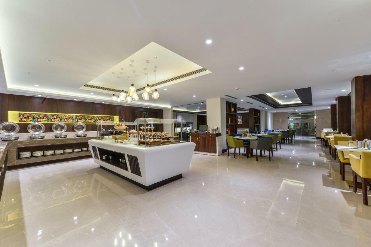 Lemon Tree Hotel Jammu Exterior photo